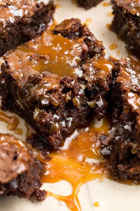 Salted Caramel Brownie Recipe, Best Brownie Mix, Salted Caramel Desserts, Caramel Brownies Recipe, Homemade Salted Caramel, Salted Caramel Brownies, Caramel Desserts, Caramel Brownies, Best Brownies