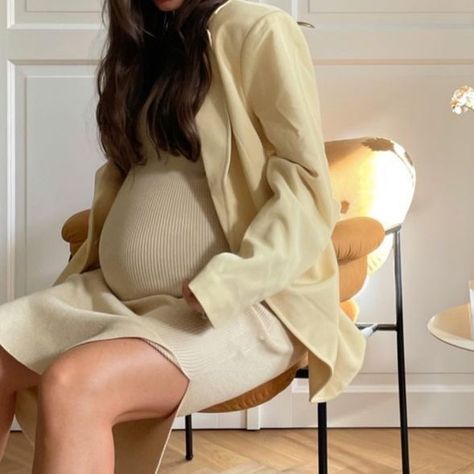 Ibu Hamil Aesthetic, Lowen Ashleigh, Pregnancy Belly Photos, Belly Photos, Pretty Pregnant, Cute Maternity Outfits, Stylish Maternity Outfits, Pregnancy Looks, Future Mom