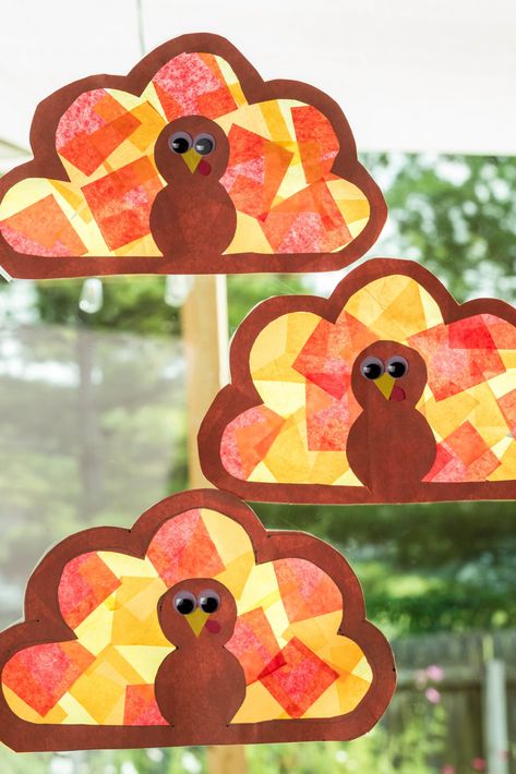 Need a quick and easy fall craft to keep the kids busy? This Turkey Suncatcher Craft is such an easy craft. Print off the turkey template provided, add tissue paper to contact paper and top with the turkey. These Thanksgiving suncatchers look so pretty hanging up in your windows! Turkey Window Craft, Contact Paper Preschool Crafts, Turkey Craft For Infants, Turkey Window Art, Easy Thanksgiving Art Projects For Kids, Infant Turkey Crafts, November Themed Crafts, Thanksgiving Toddler Crafts Easy, Tissue Paper Turkey Craft