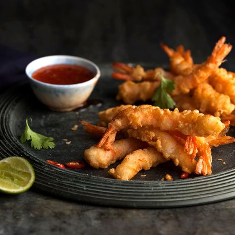 Tempura Prawns, Asian Food Photography, Tempura Recipe, Food Photography Lighting, Food Photography Composition, Fish Ideas, New Years Eve Food, Food Tech, Lobster Recipes