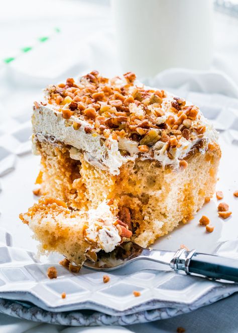 Butter Pecan Dulce De Leche Poke Cake Filet Mignon Chorizo, Butter Pecan Cake, Jo Cooks, Poke Cake Recipes, Pecan Cake, Poke Cakes, Tres Leches Cake, Tres Leches, Poke Cake