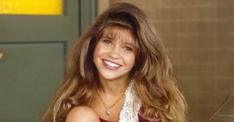 90s TV Characters Who Were Feminists Riley And Farkle, Famous Child Actors, Curse Of Oak Island, Danielle Fishel, 80s Girl, 70s Hair, Treasure Hunters, 90s Tv, Boy Meets World