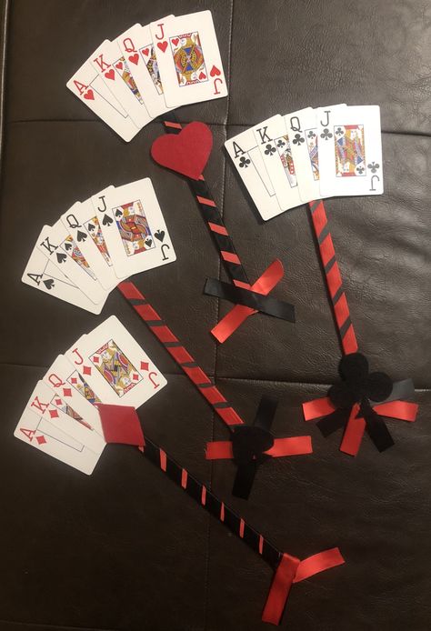 Playing Card Crown Diy, Queen Of Hearts Diy Accessories, Queen Of Hearts Collar Diy Playing Cards, Queen Of Hearts Crown Diy Playing Cards, Queen Of Hearts Card Collar, Beyond Wonderland, Christmas Comics, Queen Of Hearts Costume, Heart Diy