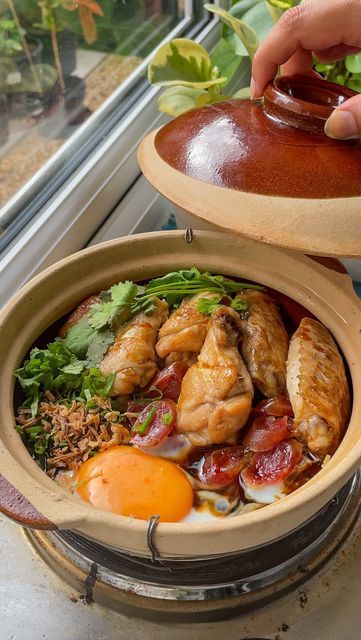 Bo Zai Fan, Claypot Rice, Clay Pot Rice Recipe, Clay Pot Rice, Clay Pot Recipes, Rice Cooker Recipes Chicken, Claypot Rice Recipe, Claypot Chicken Rice, Cantonese Food