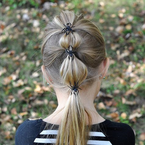 Halloween Hairstyles-Spider Bubble Ponytail Halloween Hairstyles For Kids, Short Hair For Kids, Halloween Hairstyles, Girl Hair Dos, Hair Puff, Wacky Hair Days, Wacky Hair, Holiday Hairstyles