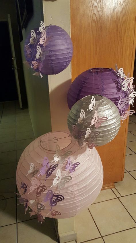 Paper Lantern Centerpieces, Butterfly Baby Shower Decorations, Wedding Ceiling Decorations, Purple Party Decorations, Butterfly Centerpieces, Butterfly Baby Shower Theme, Mom Party, Instruções Origami