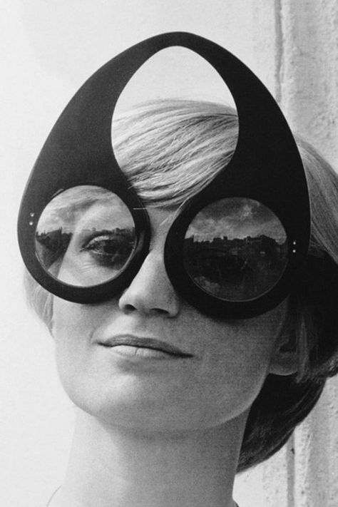 Crazy Sixties Sunglasses: Oversized and Dark Shades Were the Height of Fashion ~ Vintage Everyday Space Age Fashion, Sunglasses Big, Ray Ban Sunglasses Sale, Big Promotion, Womens Sunglasses, Futuristic Fashion, Miss Sixty, Love Vintage, Vintage Eyewear