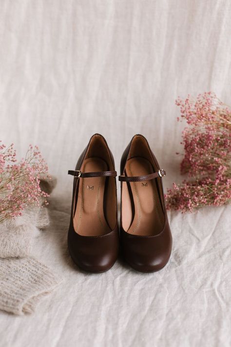 Discover our vintage-inspired Mary-Jane high heels. Chocolate brown leather. Ethically handcrafted in Poland. Free delivery worldwide.