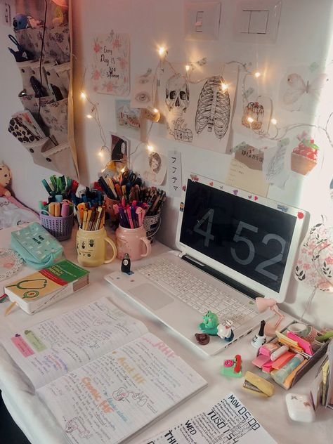 #study #studygram #studygram #studying #studymotivation #studytime #studywithme #motivation #motivationalquotes #motivational #studymedicine #medical #medicalstudent #student #studyblr #medicine #education #xford Study Room Decor Medical Student, Science Student Study Table, Study Desk Medical Student, Medical Student Time Table, Medical Student Desk Setup, Med Student Room Decor, Neet Study Table, Student Table Organization, Neet Aspirant Room