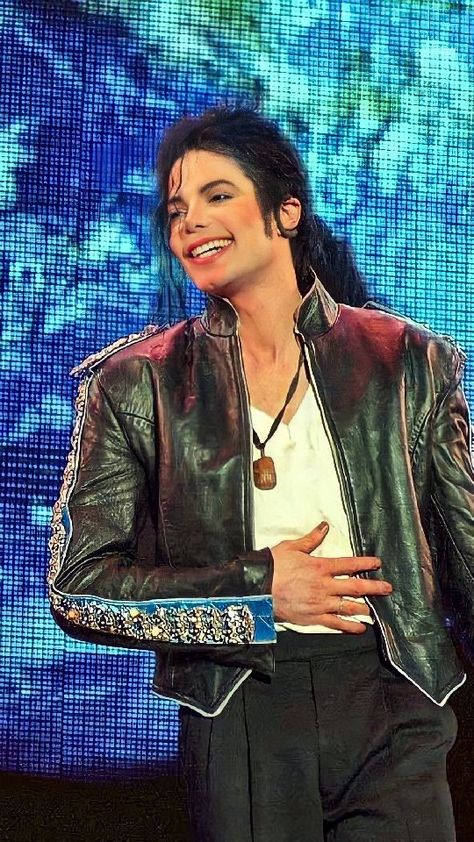 Michael Jackson On Stage, Michael Jackson Heal The World, Michael Jackson History Tour, Michael Jackson Images, Michael Jackson Dangerous, Heal The World, Hee Man, Michael Jackson Wallpaper, Photos Of Michael Jackson