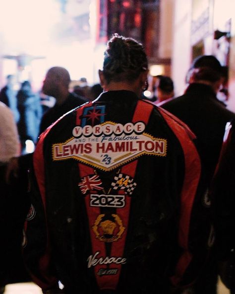 Hamilton Outfits, Hamilton Wallpaper, F1 Lewis Hamilton, Versace Jacket, Sports Personality, Racing Jacket, Racing Driver, Lewis Hamilton, Tracksuit Women