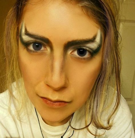 Labyrinth Makeup, Makeup With Eyeshadow, Jareth The Goblin King, Best Kids Costumes, The Goblin King, Future Costume, Diy Couples Costumes, Halloween Costumes To Make, Eye Makeup Application