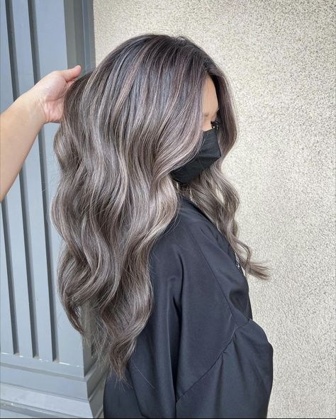 Mushroom Blonde Hair Color, Beachy Brunette, Mushroom Blonde Hair, Mushroom Blonde, Shade Of Blonde, Spring Hair Color Trends, Mushroom Hair, Hair Color Underneath, Brown Hair Inspo