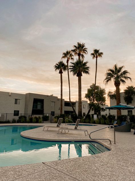 Arizona Apartment Aesthetic, Arizona Apartment, Arizona Pools, Apartment Pool, Los Angeles Apartments, Apartment Aesthetic, Arizona Travel, Summer School, Palm Trees