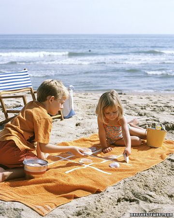 Tic-Tac-Towel  -- cute idea for the kids Beach Games, Children Playing, Beach Activities, Backyard Games, Neat Ideas, Beach Crafts, Summer Activities For Kids, Tic Tac Toe, Summer Bucket Lists