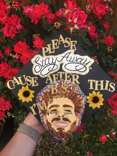 I’m a genius. Post Malone Graduation Caps, Zach Bryan Graduation Cap, Diy Caps, Sunflower Stuff, Funny Graduation Caps, Creative Graduation Caps, Friends Graduation, Graduation Hats, College Grad Cap Ideas