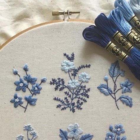 Clothes Embroidery Diy, Simple Hand Embroidery Patterns, Diy Embroidery Designs, Pola Sulam, Embroidery Stitches Tutorial, Handmade Embroidery Designs, Hand Embroidery Flowers, Hand Embroidery Projects, Simple Embroidery