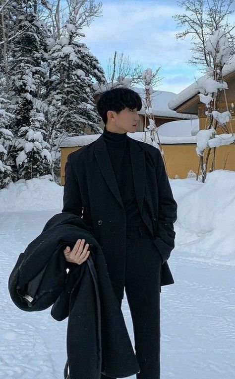 Turtle Neck Outfit Men, Turtle Neck Outfits, Bad Boy Outfits, Korean Street Fashion Men, Bad Boy Style, Black Outfit Men, Black Suit Men, Turtle Neck Men, Classy Outfits Men