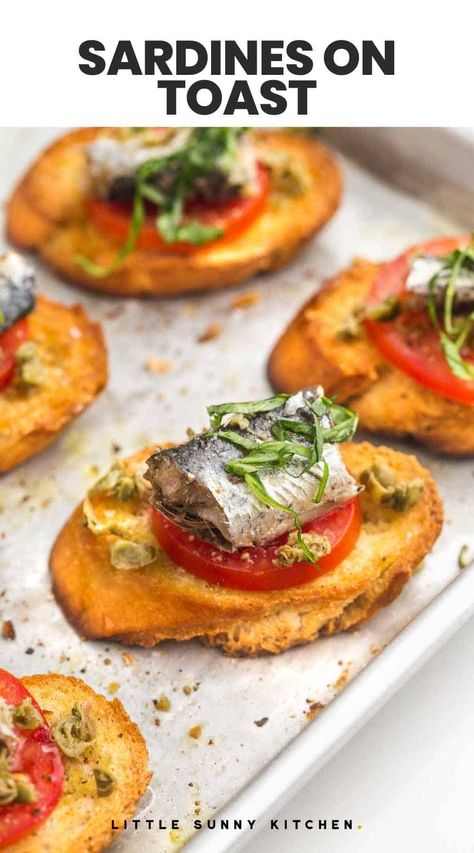 Make these delicious Sardines on Toast for an easy, quick, and cheap lunch. Or an appetizer that you can serve at any family gathering, or your holiday table. Sardines Recipes, Sardine Toast, Sill Recept, Easy Canapes, Cheap Lunch, Sardine Recipes, Canapes Recipes, Easy To Cook Meals, Crostini Recipes