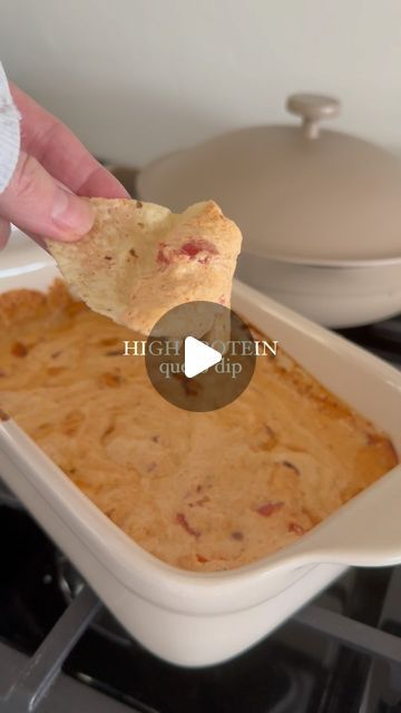 Rachel Dodge on Instagram: "Queso dip, but make it high protein! If you’re working to hit your protein goals,, you’ve gotta try this. Cottage cheese queso is superior because it’s super high-protein and made with only 4 total ingredients! cottage cheese is packed with protein and calcium, making this a great snack with all the guilt. Here’s how to make it : Blend 1 container of your favorite cottage cheese ( I use the double cream from @good_culture - insanely delicious!) until fully smooth, add a packet of taco seasoning, 1 can of Rotel tomatoes, and approx 1/2 cup white cheddar cheese (measure with your heart here) plus a little extra for the top! So simple, and it’s so yummy! You’ll never miss the processed cheese in your standard queso. 1 serving (1/2 cup) : 17 g protein / 130 cal Cottage Cheese Queso Dip Rotel, Cottage Cheese Rotel Dip, Cottage Cheese Queso Dip, Cottage Cheese Dip Recipes, Tomato Dip Recipes, Cottage Cheese Queso, Cottage Cheese Dips, Protein Goals, Healthy Apps