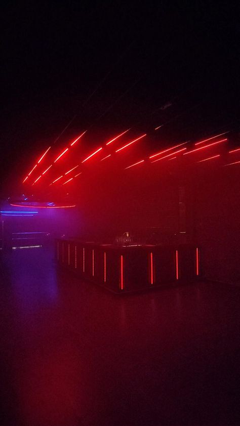 Nightclub Design Lighting, Club Design Interior, Bar Lounge Design, Lights Installation, Nightclub Lighting, Stage Lighting Design, Bar Counter Design, Bar Lights, Club Lighting