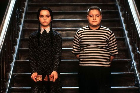 Pugsley Addams, Addams Family Movie, Wednesday Addams Dress, Addams Dress, Familia Addams, Addams Family Values, Charles Addams, Halloween Parejas, Addams Family Costumes