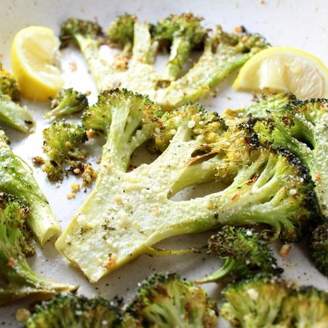 Roasted Ranch Broccoli Ranch Broccoli, Broccoli Roasted, Broccoli Recipes Healthy, Seasoned Broccoli, Recipes Healthy Easy, Cheese Broccoli, Zesty Ranch, Roasted Broccoli Recipe, Grilled Broccoli