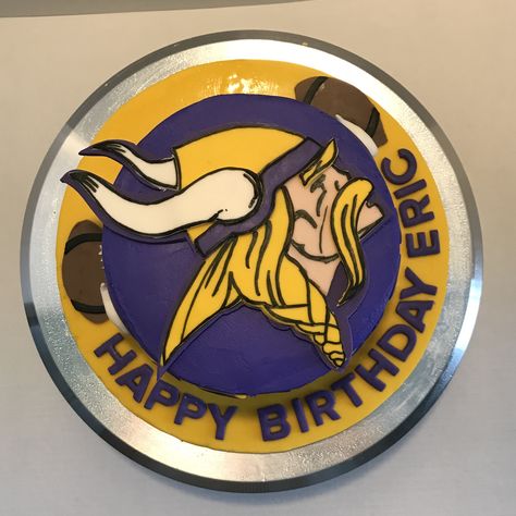 Minnesota Vikings Cake, Vikings Cake, Nfl Cake, Viking Birthday, Horse Birthday Cake, Winter Cake, Horse Birthday, Christmas Tea, Minnesota Vikings