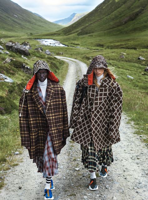 Clash of the Tartans: Why You Shouldn’t Be Afraid to Mix and Match Plaids | Vogue Rebecca Leigh, Anok Yai, Balenciaga Jacket, Versace Top, Marc Jacobs Dress, Vogue Us, Trail Blazers, Walk This Way, Outdoor Fashion