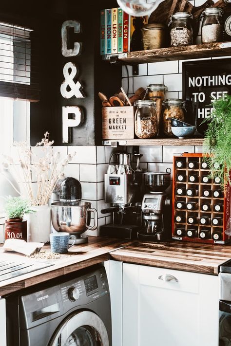 Boho Kitchen Shelf, Wall Clock Ikea, Diy Pantry Organization, Rental Kitchen, Diy Home Accessories, Diy Pantry, Home Gallery, Dark Wall, Kitchen Shelf