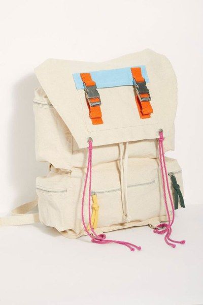 Cream colored backpack with orange straps and neon details Everlane Backpack, Cargo Backpack, Herschel Bag, Kipling Backpack, Backpack Fjallraven, Back To School Backpack, Square Backpack, Trendy Backpacks, Backpack Free