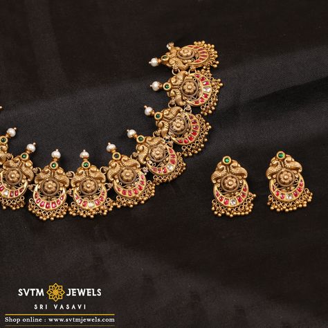 Chandbali Necklace Set Gold, Shiva Jewellery, Gold Short Necklace, Temple Jewelry Necklace, Gold Temple Jewellery, Antique Necklaces Design, Antique Gold Jewelry Indian, Gold Necklace Indian, Modern Gold Jewelry