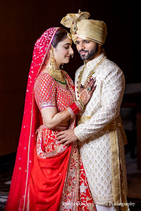 Rahul Vaidya Mumbai Traditional Look Off-White Resham Gold Zardosi Mard By Abu Sandeep Israni Photography & Films Couple Shoot Indian, Couple Wedding Dress Indian Hindu, विवाह की फोटोग्राफी की मुद्राएं, Hindu Wedding Photos, Rahul Vaidya, विवाह की दुल्हन, Bride Groom Photoshoot, Disha Parmar, Bride Groom Poses