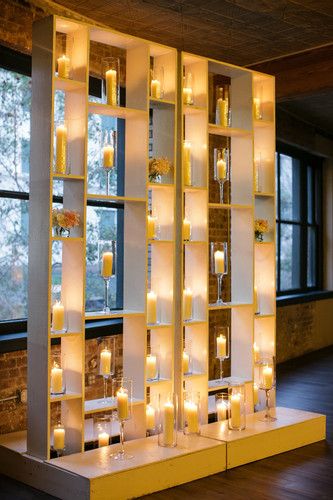 Wall Of Lights Wedding, Mirror Ceremony Backdrop, Wedding Candle Wall, Candle Wall Backdrop, Candle Wall Wedding, Candle Lit Wedding Ceremony, Pillars Decor, Interior Design Candles, Candle Backdrop