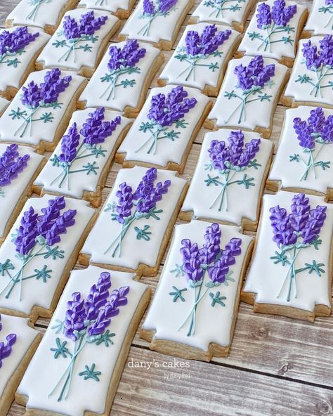 Lavender Sugar Cookies, Cookies Decoration, Lavender Cookies, Lavender Sugar, Iced Sugar Cookies, Spring Cookies, Horse Treats, Concrete Crafts, Cookies Decorated