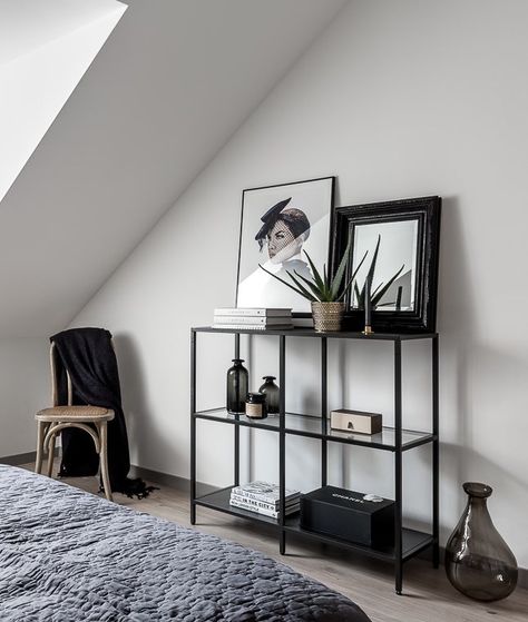 Attic home with a metal staircase - via Coco Lapine Design Minimalist Dekor, Interior Design Minimalist, Modern Minimalist Bedroom, Ikea Shelves, Minimalist Apartment, Apartment Bedroom Decor, Attic Renovation, Dekorasi Kamar Tidur, Attic Remodel