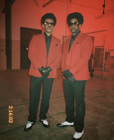 The Weeknd Halloween Costume, Singers Costumes Ideas, The Weeknd Drawing, The Weeknd Album Cover, The Weeknd Albums, Singer Costumes, Kenan Thompson, Abel The Weeknd, Indie Movies