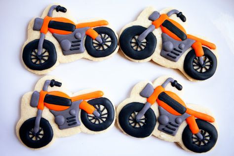 Baked Happy - Motorcycle Cookies Motorcycle Cookies Decorated, Motorcycle Cookies, Manly Cookies, Apple Birthday, Kawaii Cookies, Bike Cakes, Car Cookies, Pink Motorcycle, Hunting Birthday