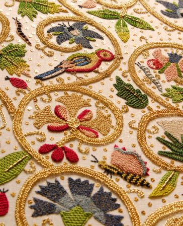 17th_century_embroidery Jacobean Embroidery, Fabric Stitching, Beads Embroidery, Raised Embroidery, Textile Arts, Crewel Embroidery, Needle Art, Satin Stitch, Art And Craft