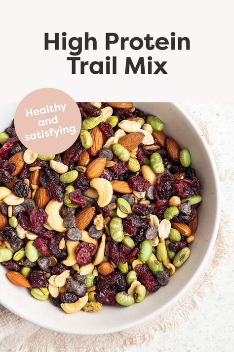 This high protein trail mix is packed with nuts, seeds, edamame, dried fruit and chocolate chips. It's the perfect high-protein snack to keep on hand whenever those hunger cravings strike! High Protein Snack Ideas, Healthy Trail Mix Recipes, Protein Snack Ideas, Fruit And Chocolate, Healthy Trail Mix, Healthy High Protein Snacks, High Protein Snack, Trail Mix Recipes, Homemade Trail Mix