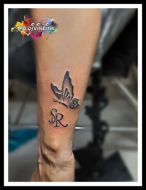 Sr Tattoo Designs, Sr Initials Logo, Sr Tattoo Letter Design, Initials Tattoo Men, Rs Tattoo Letter Design, S Tattoo Letter Design For Women, Rs Letter Dp, Surya Tattoo, S Tattoo Letter Initial