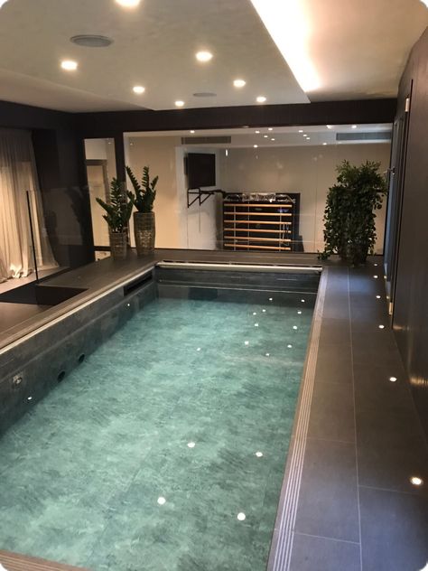 Inside Pool Aesthetic, Indoor Pool Bloxburg, Bloxburg Indoor Pool Ideas, Swimming Pool In House, Indoor Pool Aesthetic, Luxury Apartment Pool, Pool In House, Luxury Indoor Pool, Rich Pool