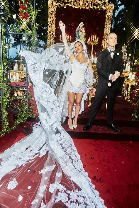 Cheers to the Happy Couple from Every Photo From Kourtney Kardashian and Travis Barker's Wedding Weekend in Italy on E! Online Kourtney Kardashian Wedding, Kourtney Kardashian 2018, Kardashian Wedding, Wedding Lunch, Celebrity Wedding Dresses, Travis Barker, Coordinating Outfits, Blink 182, Kris Jenner