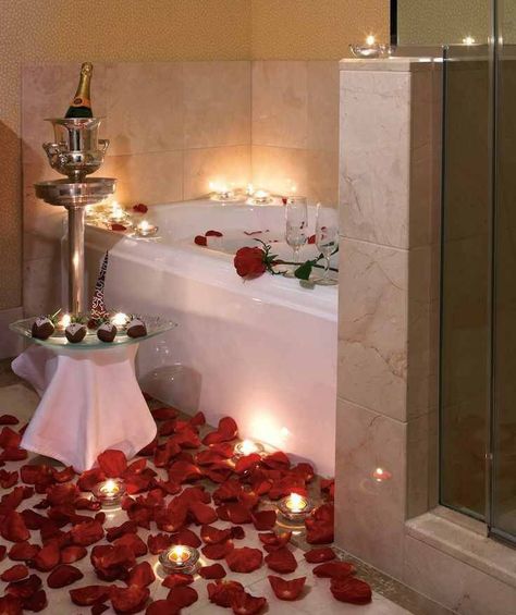 Pinterest FLEEKY BITCH ✨ Romantic Bath, Rose Petal Bath, Romantic Things, Romantic Night, Romantic Roses, Romantic Dates, Bath Tub, Vacation Ideas, Be My Valentine