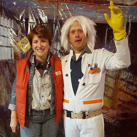 Marty McFly and Dr. Emmett Brown From Back to the Future Marty Mcfly Costume, Movie Couples Costumes, American Halloween, Movie Duos, Iconic Duos, Punny Halloween Costumes, Couples Costumes Creative, Epic Costumes, Emmett Brown