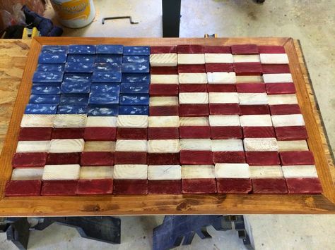 DIY Vintage Chic: Friday’s Five Features ~ No 50. Flag Diy Projects, American Flag Diy, 2x4 Wood Projects, 2x4 Wood, Flag Diy, American Flag Wood, Wood Flag, Scrap Wood Projects, Beach Diy