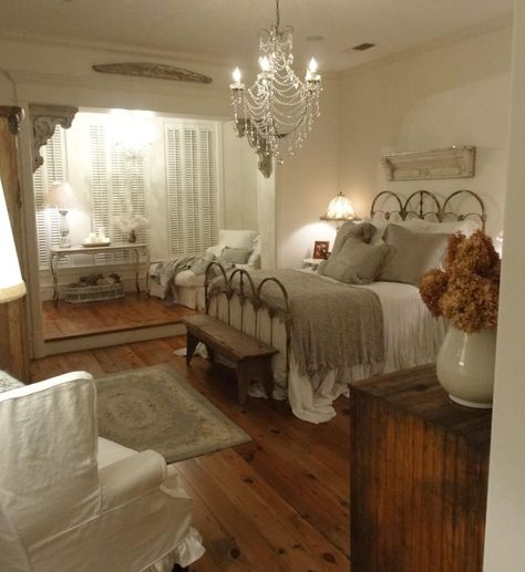 pretty bedroom (rustic/chic)- luv all the unique details, would want to add a few more rustic/'manly' accents for more balance... French Country Bedrooms, Decor Ikea, Wooden Floors, Pinterest Home, Versace Home, Country Bedroom, Dreamy Bedrooms, Design Del Prodotto, Chic Bedroom