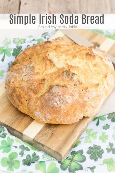 Bread Rustic, Cultural Dishes, Friendship Bread Recipe, Friendship Bread Starter, Traditional Irish Soda Bread, Soda Bread Recipe, Peasant Bread, Amish Friendship Bread, Friendship Bread