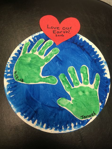 Earth Day project! Earth Day Preschool Activities, Earth Day Crafts For Kids, Mother's Day Crafts For Kids, Earth Day Craft, Earth Craft, Earth Day Projects, April Crafts, Toddler Art Projects, Earth Day Crafts