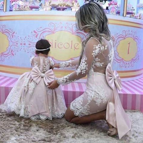 Wedding Dress Photoshoot, Mother Of Bride Dresses, Mother Daughter Dress, Lace Ball Gowns, Chiffon Dress Long, Mother Of Bride, Maxi Dress Wedding, Big Bow, Mother And Daughter